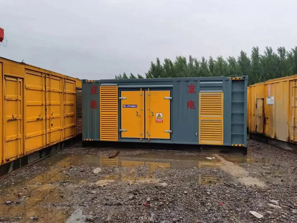 阳泉柴油发电机如何判断干式空气滤清器是否需要更换？