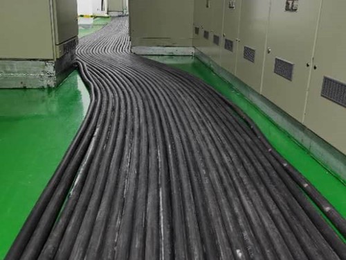 阳泉如何根据理论计算公式计算温度对特定电压测量结果的影响？