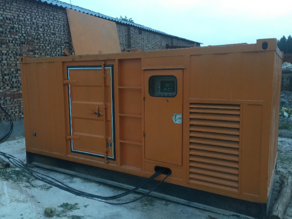 阳泉发电机组长期使用中，电缆线的敷设路径有哪些要求？